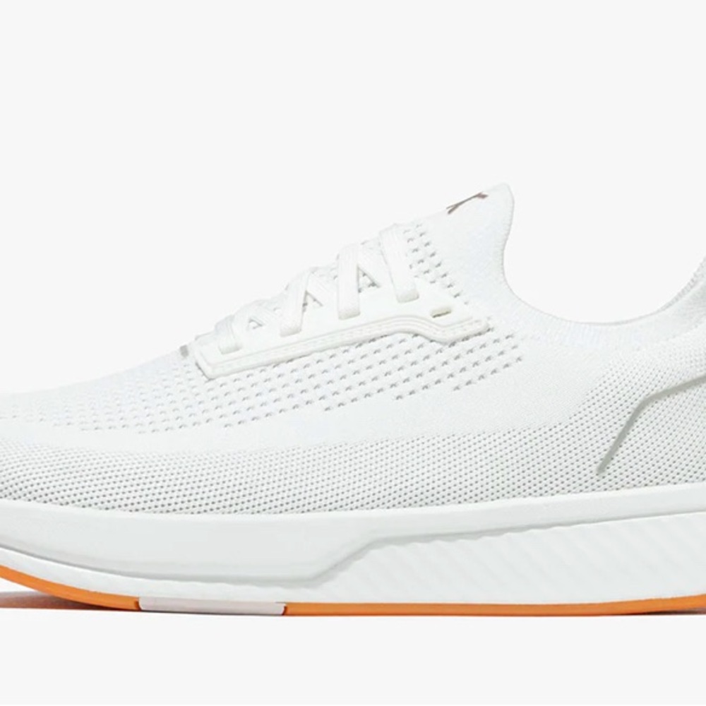 Women's Adapt Runner Sneaker - Picture 5 of 5